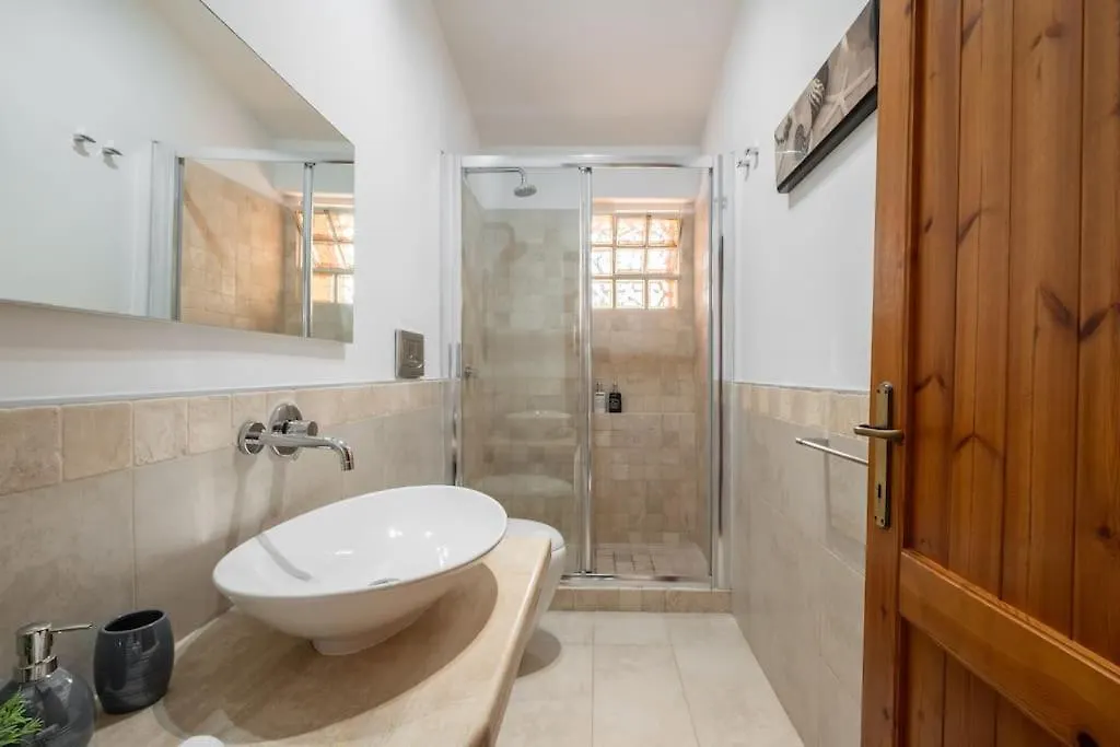 Sant'Andrea Villa- 300M From The Beach- Easy Parking- Netflix-Self Check-In كوارتو سانتيلينا فيلة