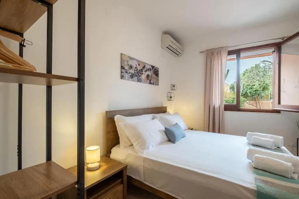 Sant'Andrea Villa- 300M From The Beach- Easy Parking- Netflix-Self Check-In كوارتو سانتيلينا إيطاليا