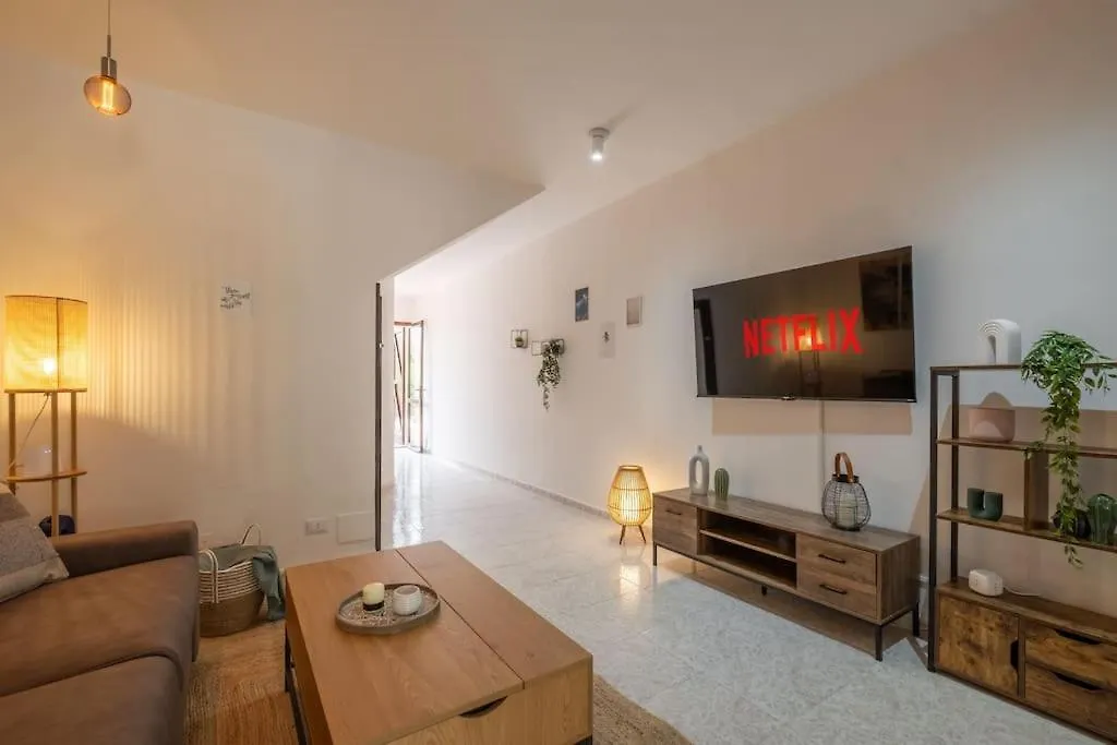 Sant'Andrea Villa- 300M From The Beach- Easy Parking- Netflix-Self Check-In كوارتو سانتيلينا فيلة