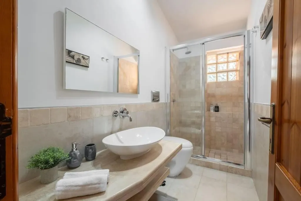 فيلة Sant'Andrea Villa- 300M From The Beach- Easy Parking- Netflix-Self Check-In كوارتو سانتيلينا